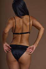 Charger l'image dans la galerie, Silk Triangle Panty - Black